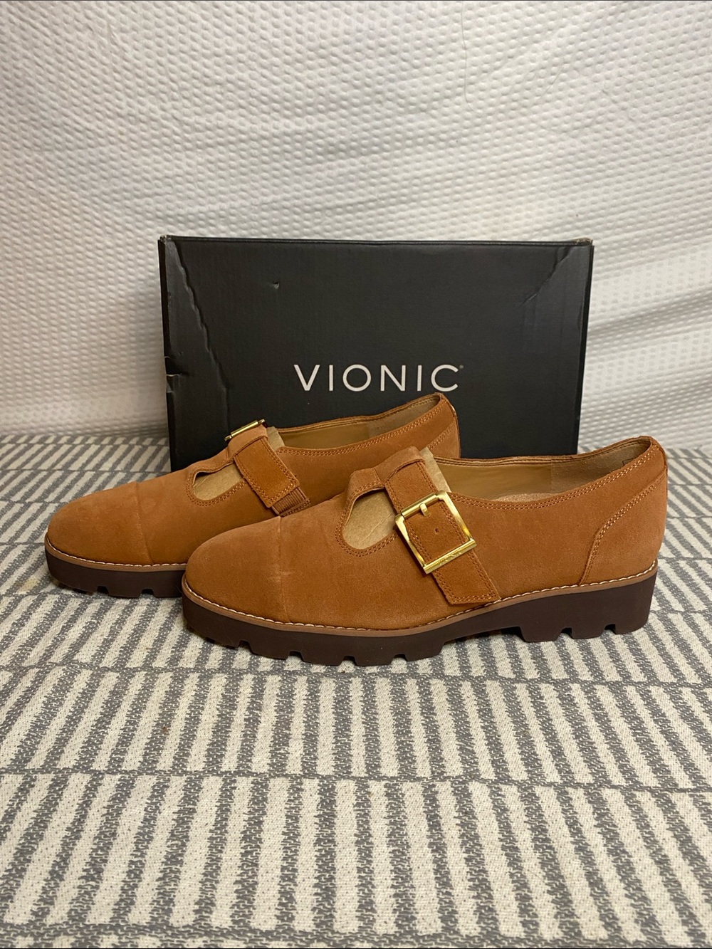 Vionic Women's Alma Mary Jane Lug Sole Wedges brown  Suede - Wide 7.5 7 1/2
